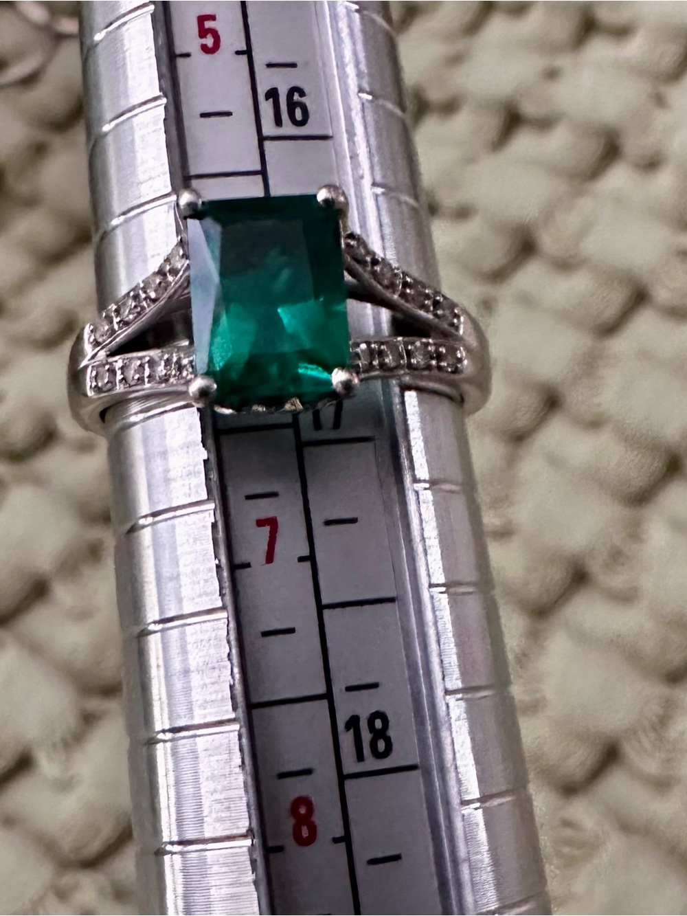 14 k white gold , emerald? Split-Shank Ring